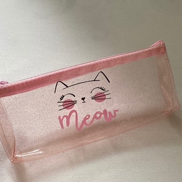 💥3/$25 Makeup Brush Holder Zip Up Case Bag for Storage, Dust Proof Pink Bag - Picture 1 of 5